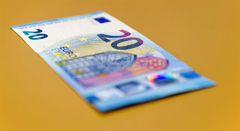 El euro sube a 1,1849 dÃ³lares a media jornada