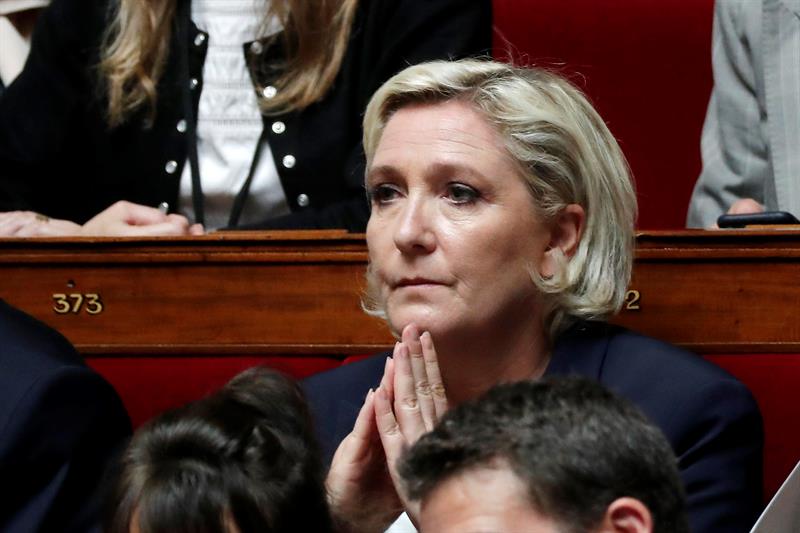 El FN y Marine Le Pen, privados de banco, denuncian una operaciÃ³n polÃ­tica